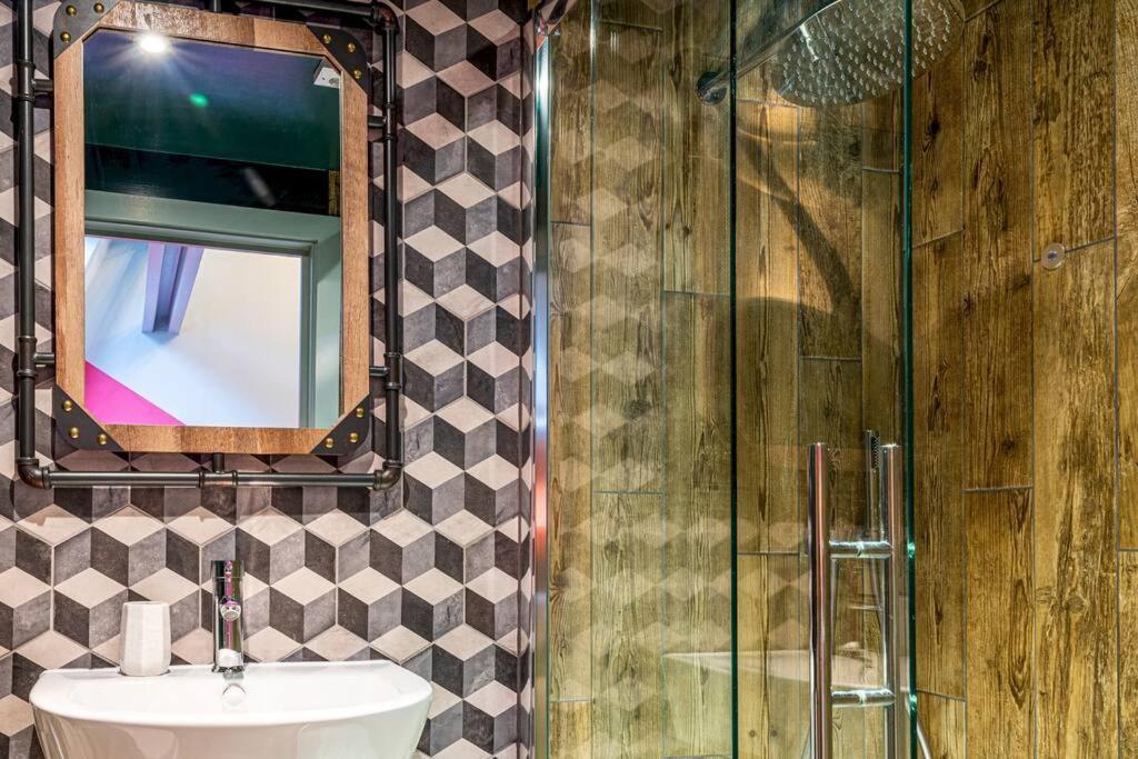 Style & Opulence In Georgian Chapel W Parking Leilighet Bath Eksteriør bilde